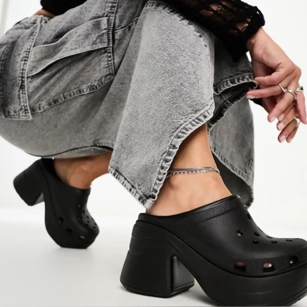 NWOT Crocs Siren Clogs Size 12 Men’s Women’s 14‎ Black Unisex - Picture 1 of 8